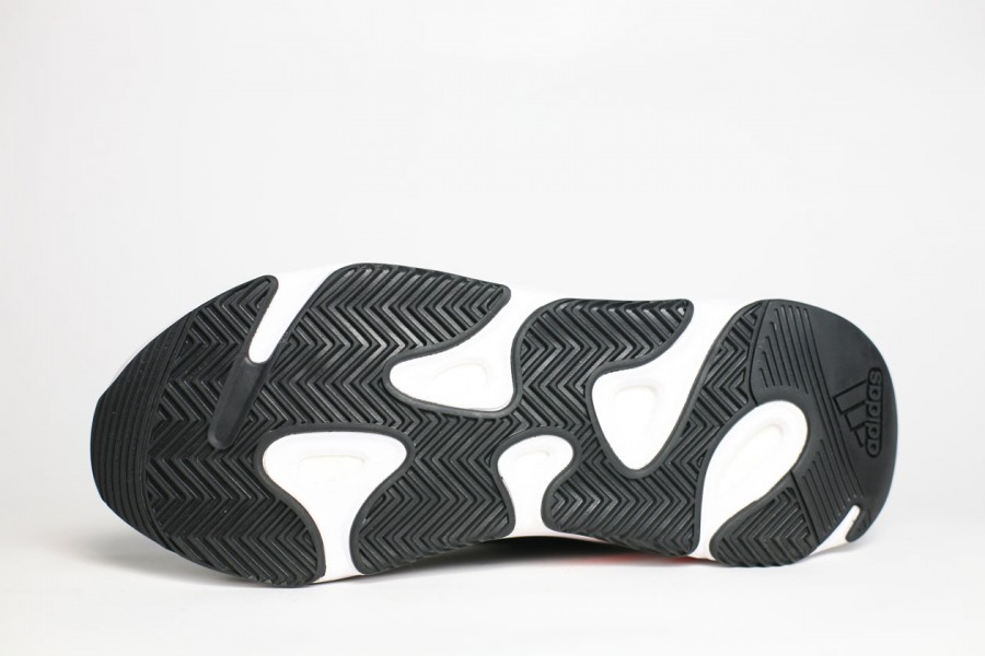 кроссовки Adidas Yeezy Boost 700 Black / White