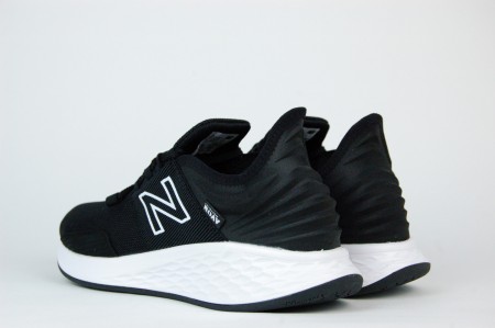 кроссовоки New Balance Fresh Foam Roav Black / White