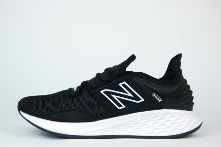 кроссовоки New Balance Fresh Foam Roav Black / White