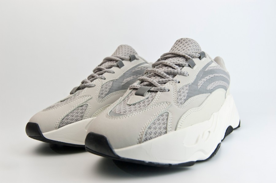 кроссовки Adidas Yeezy Boost 700 v2 Static