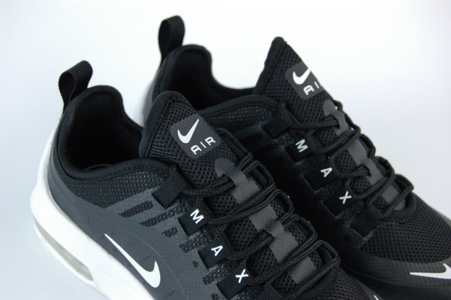 кроссовки Nike Air Max Axis Wmns Black / White