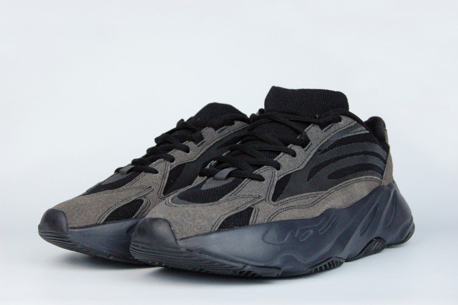 кроссовки Adidas Yeezy Boost 700 v2 Vanta