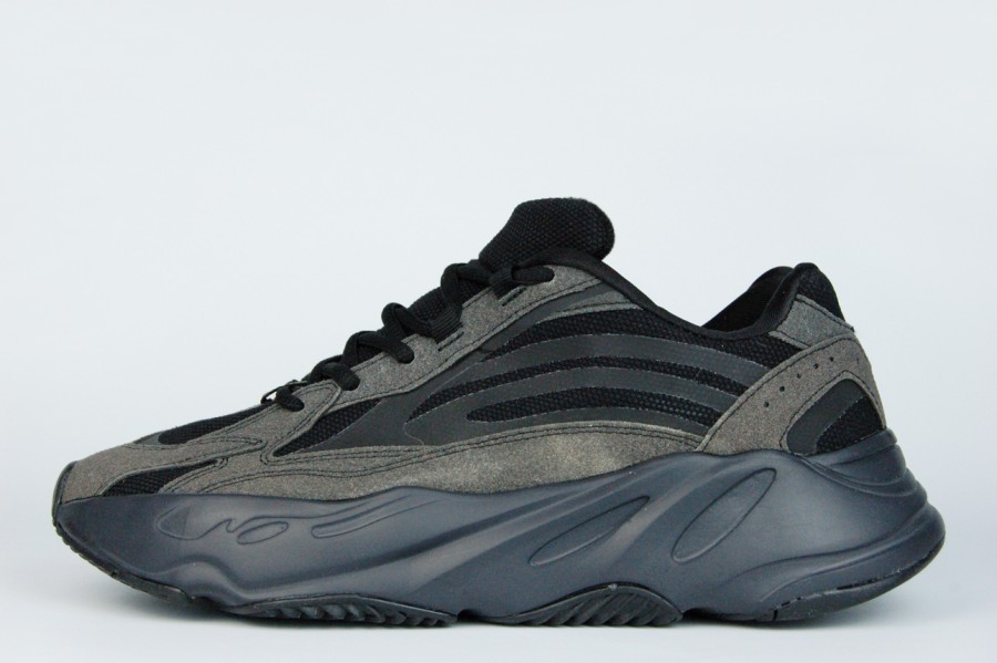 кроссовки Adidas Yeezy Boost 700 v2 Vanta