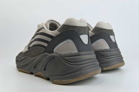 кроссовки Adidas Yeezy Boost 700 v2 Tephra