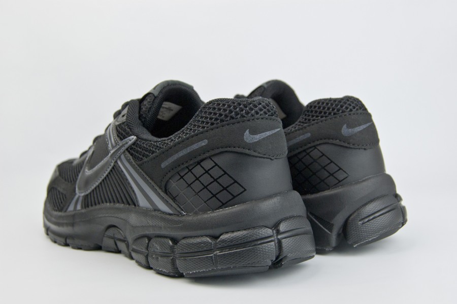кроссовки Nike Zoom Vomero 5 SP Triple Black