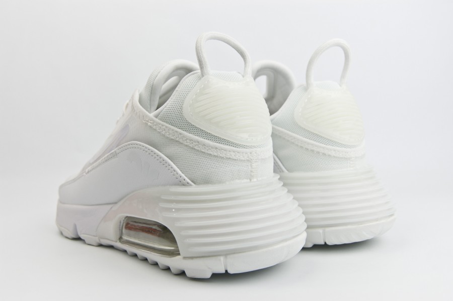 кроссовки Nike Air Max 2090 Wmns Triple White