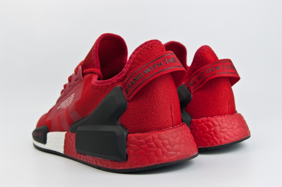 Кроссовки Adidas NMD R1 V2 Red / White