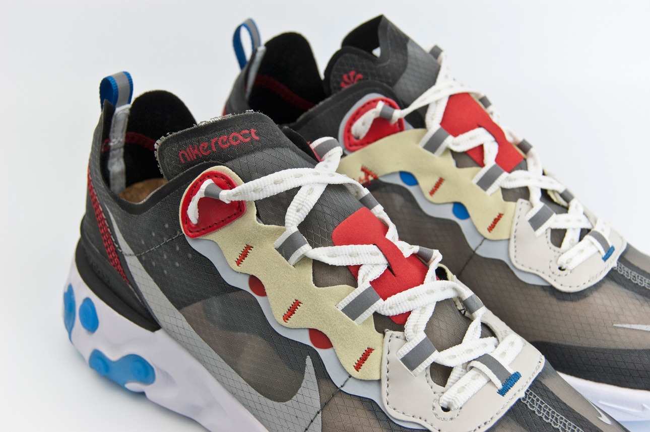 nike react element black and blue