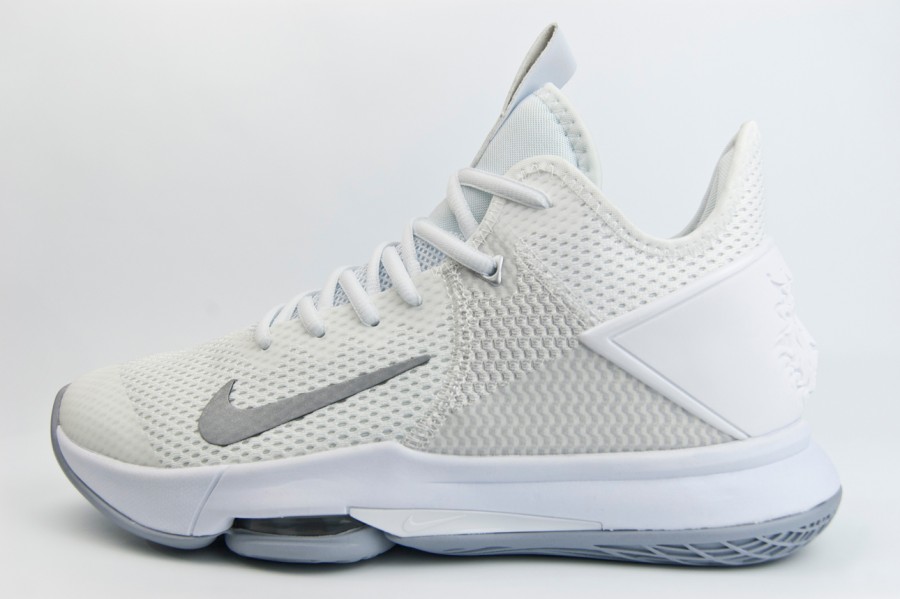 кроссовки Nike Lebron Witness 4 Triple White