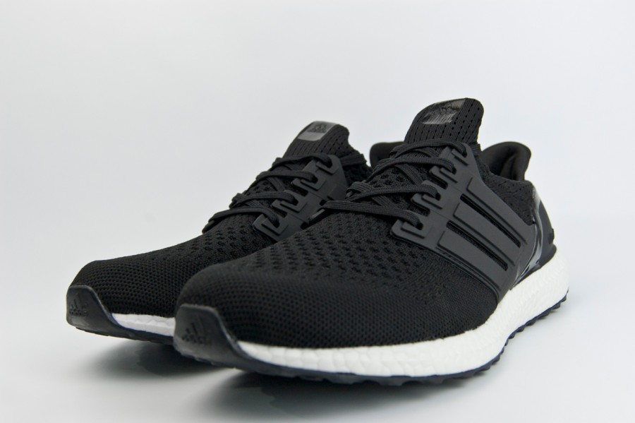 кроссовки Adidas Ultraboost 4.0 Black / White