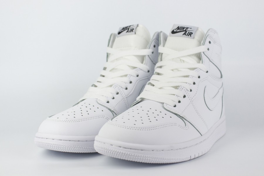 кроссовки Nike Air Jordan 1 Wmns Triple White