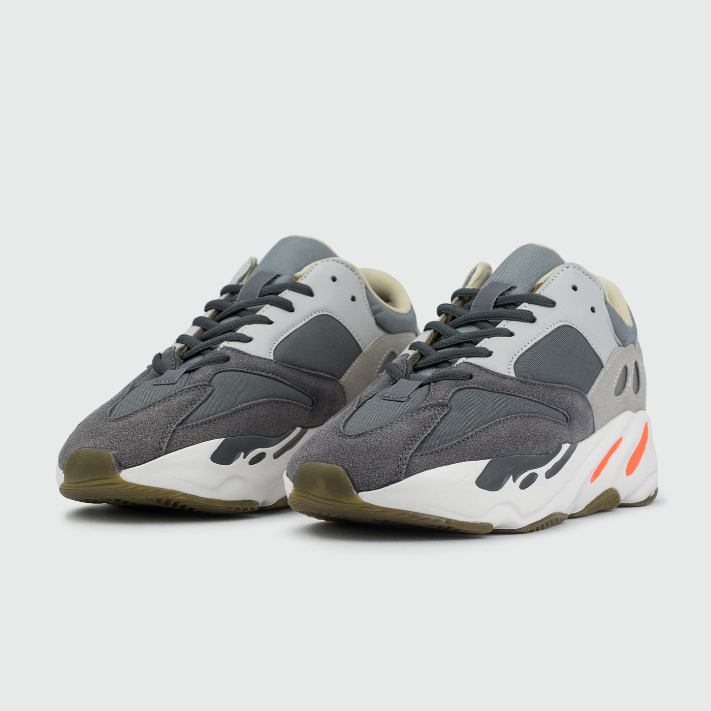 Кроссовки Adidas Yeezy Boost 700 Magnet