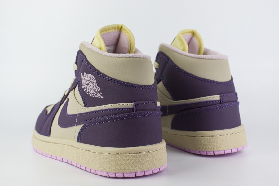 кроссовки Nike Air Jordan 1 Wmns Pro Purple / Desert Sand