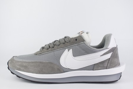 Кроссовки Nike Waffle Daybreak x SACAI Grey / White