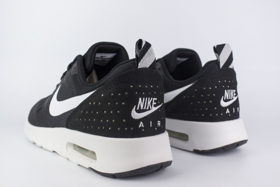 кроссовки Nike Air Max Tavas Black / White