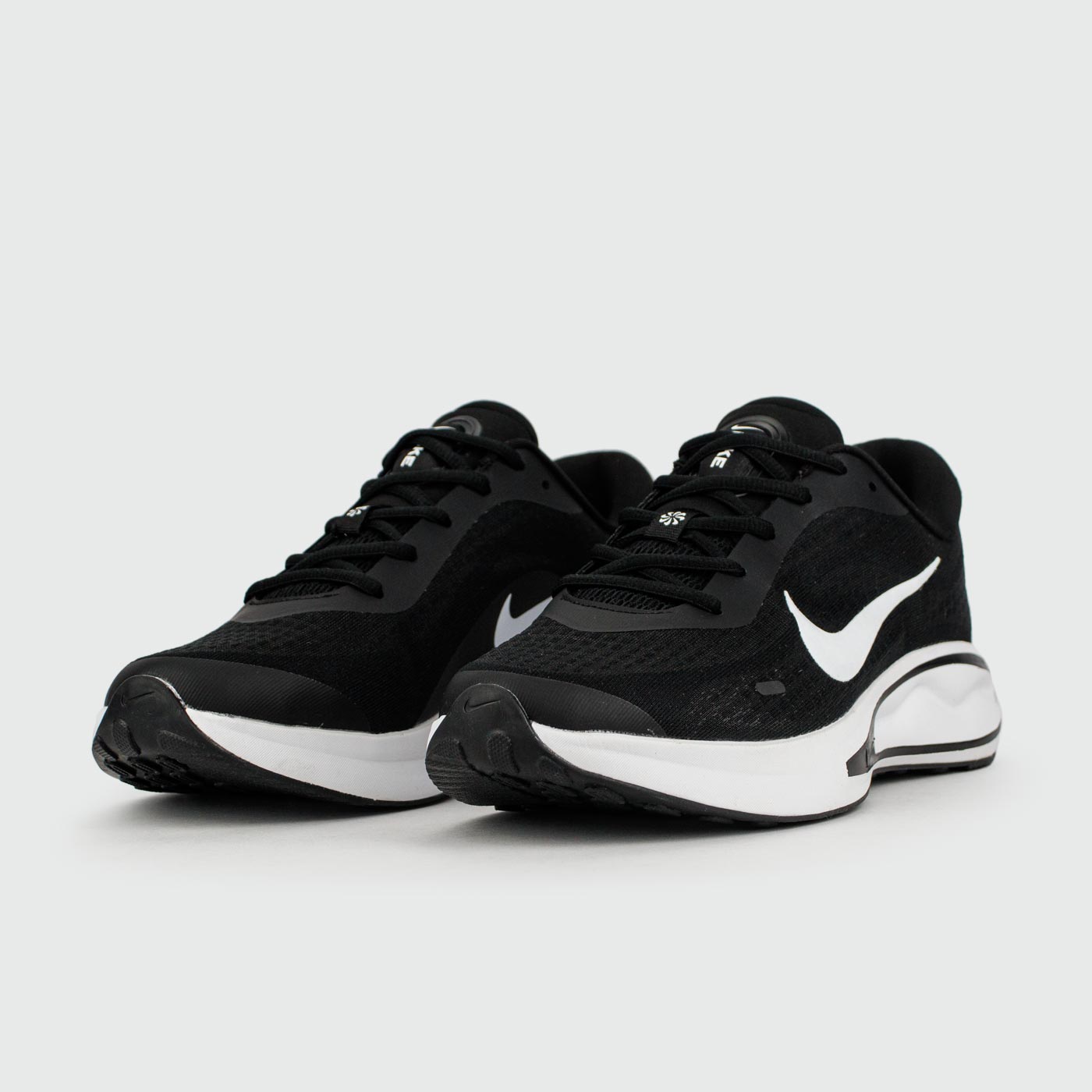 Кроссовки Nike Journey Run Black / White