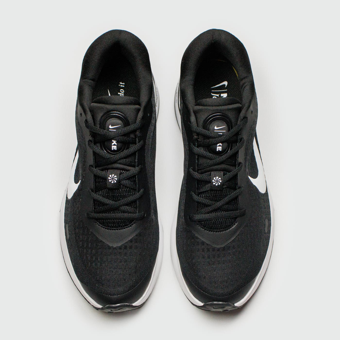 Кроссовки Nike Journey Run Black / White