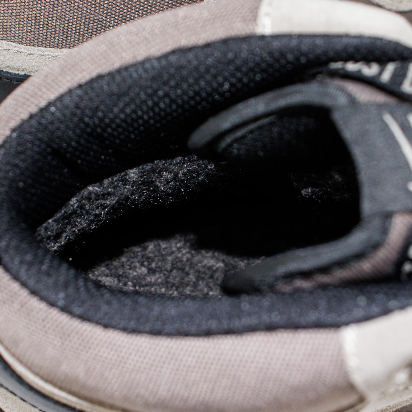 Кроссовки Nike Air Force 1 Mid L.Grey / D.Grey with Fur Wmns