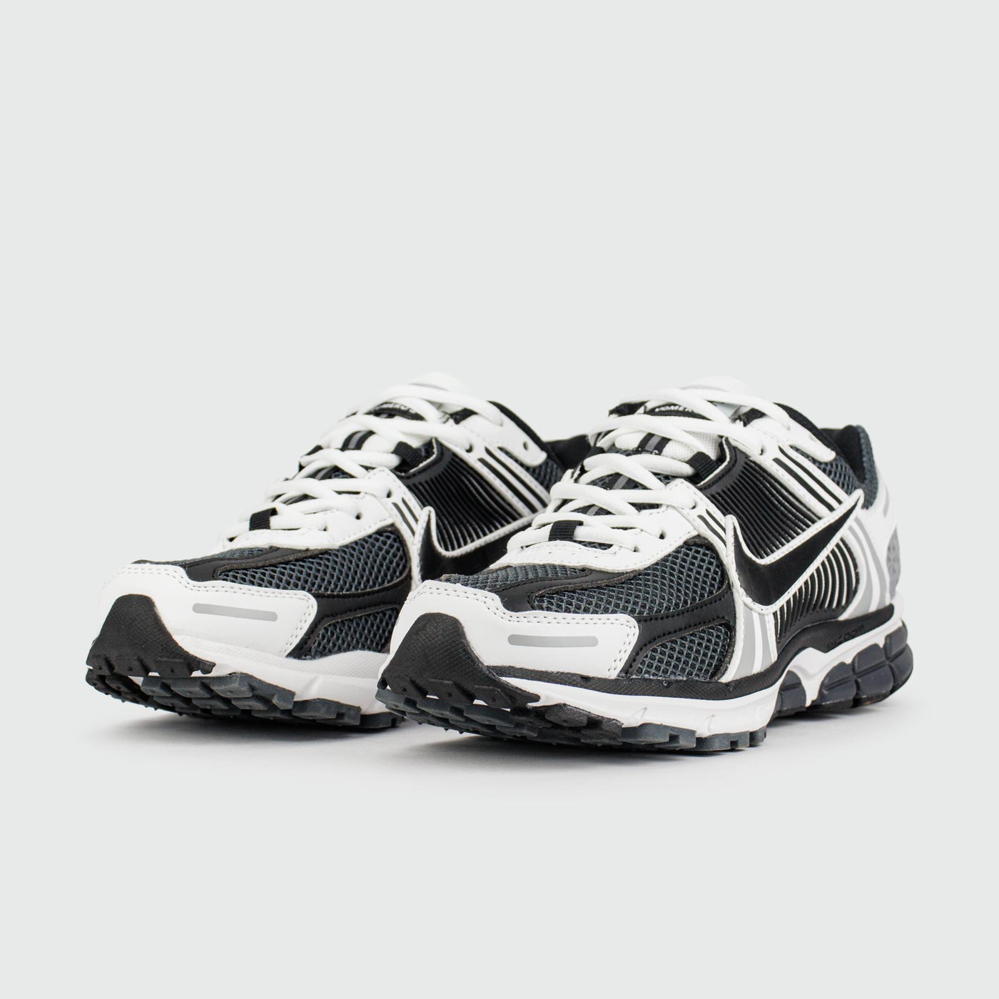 Кроссовки Nike Zoom Vomero 5 Black White