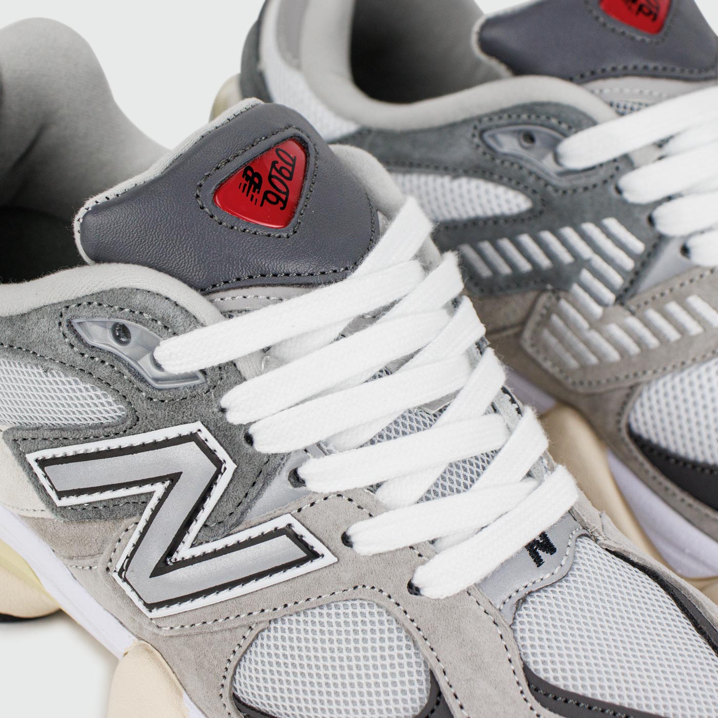 Кроссовки New Balance 9060 L.Grey / Grey Wmns Кроссовки New Balance 9060 L.Grey / Grey Wmns