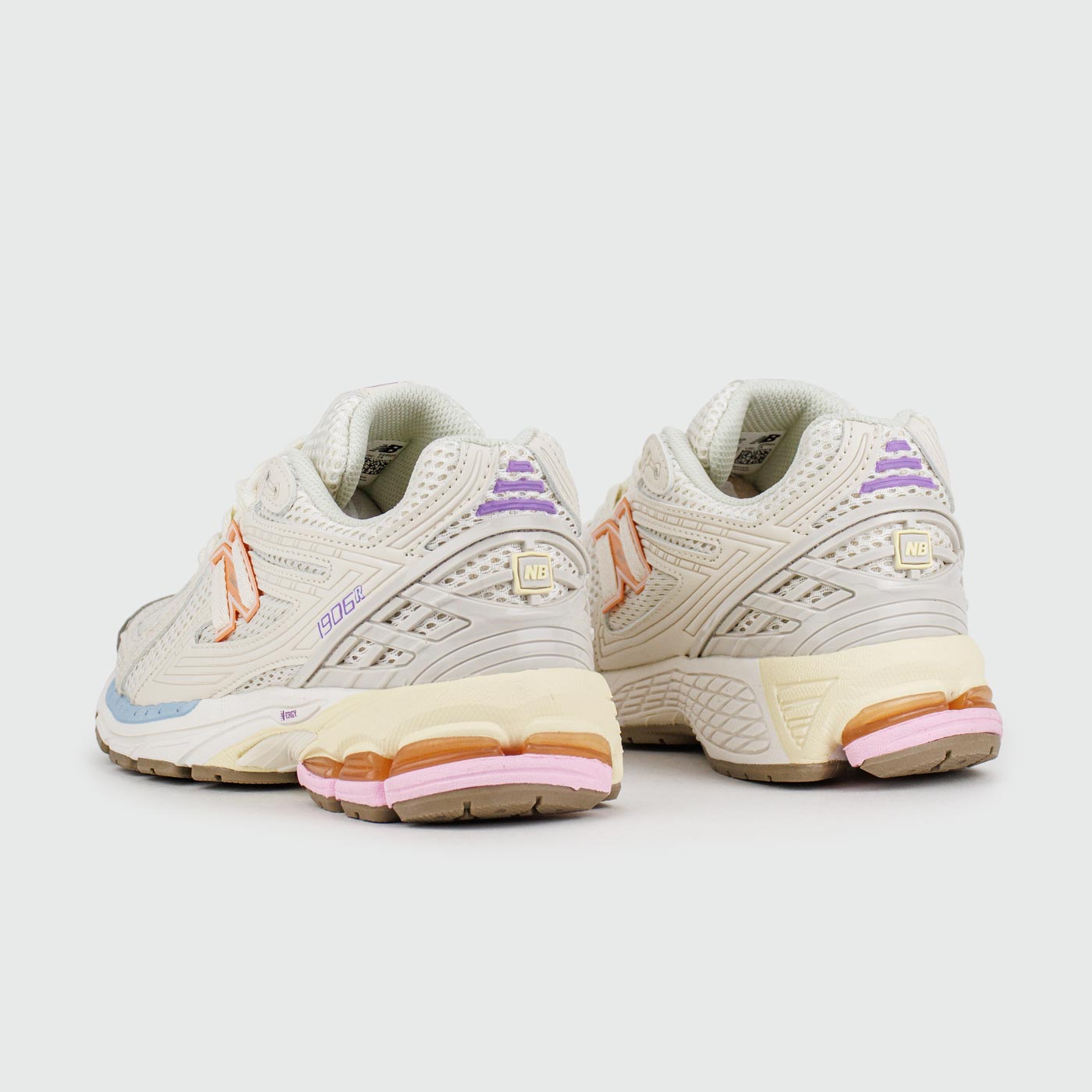Кроссовки New Balance 1906R Light Grey Wmns Кроссовки New Balance 1906R Light Grey Wmns
