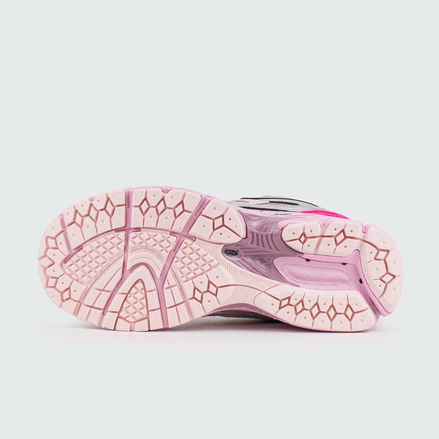 Кроссовки New Balance 1906R Pink Silver Wmns