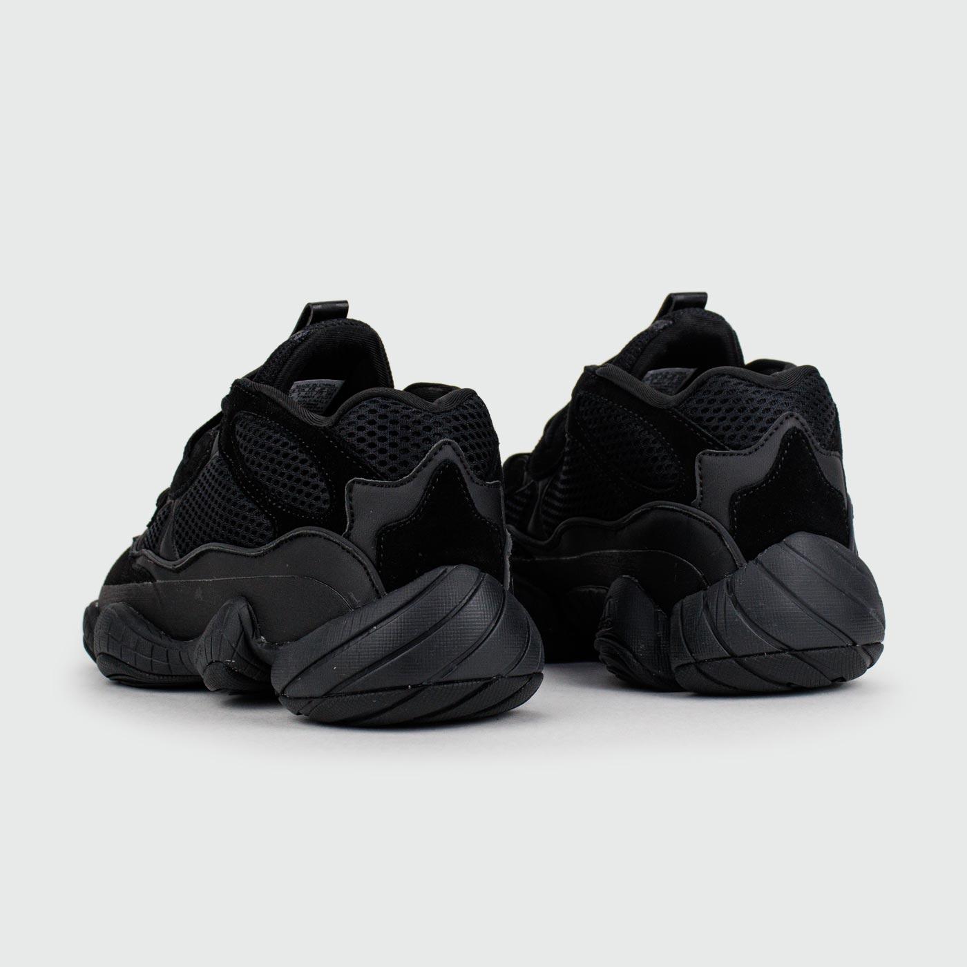 Кроссовки Adidas Yeezy Boost 500 Black Кроссовки Adidas Yeezy Boost 500 Black