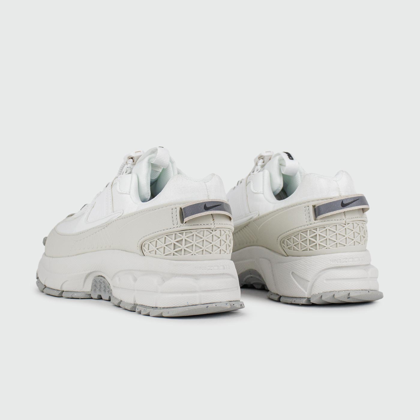 Кроссовки Nike Zoom Vomero 5 Roam White Wmns Кроссовки Nike Zoom Vomero 5 Roam White Wmns