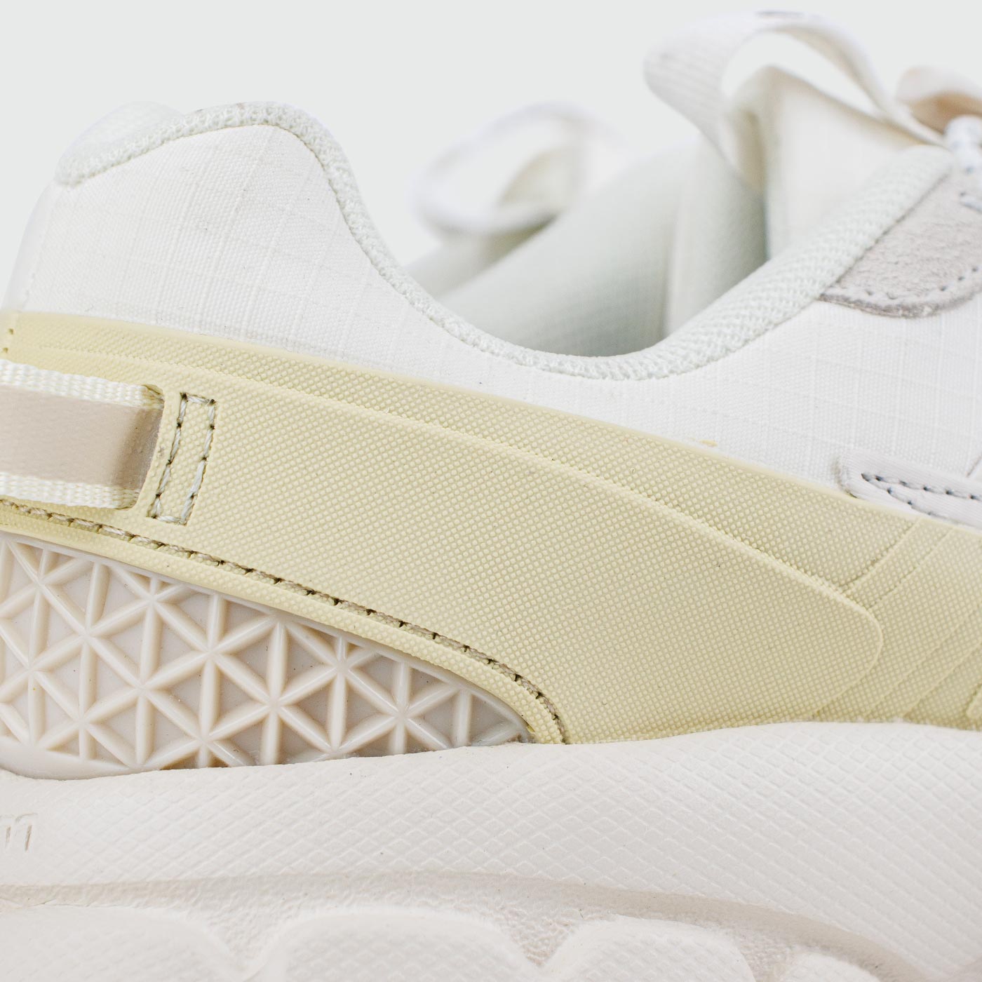 Кроссовки Nike Zoom Vomero 5 Roam Beige Wmns