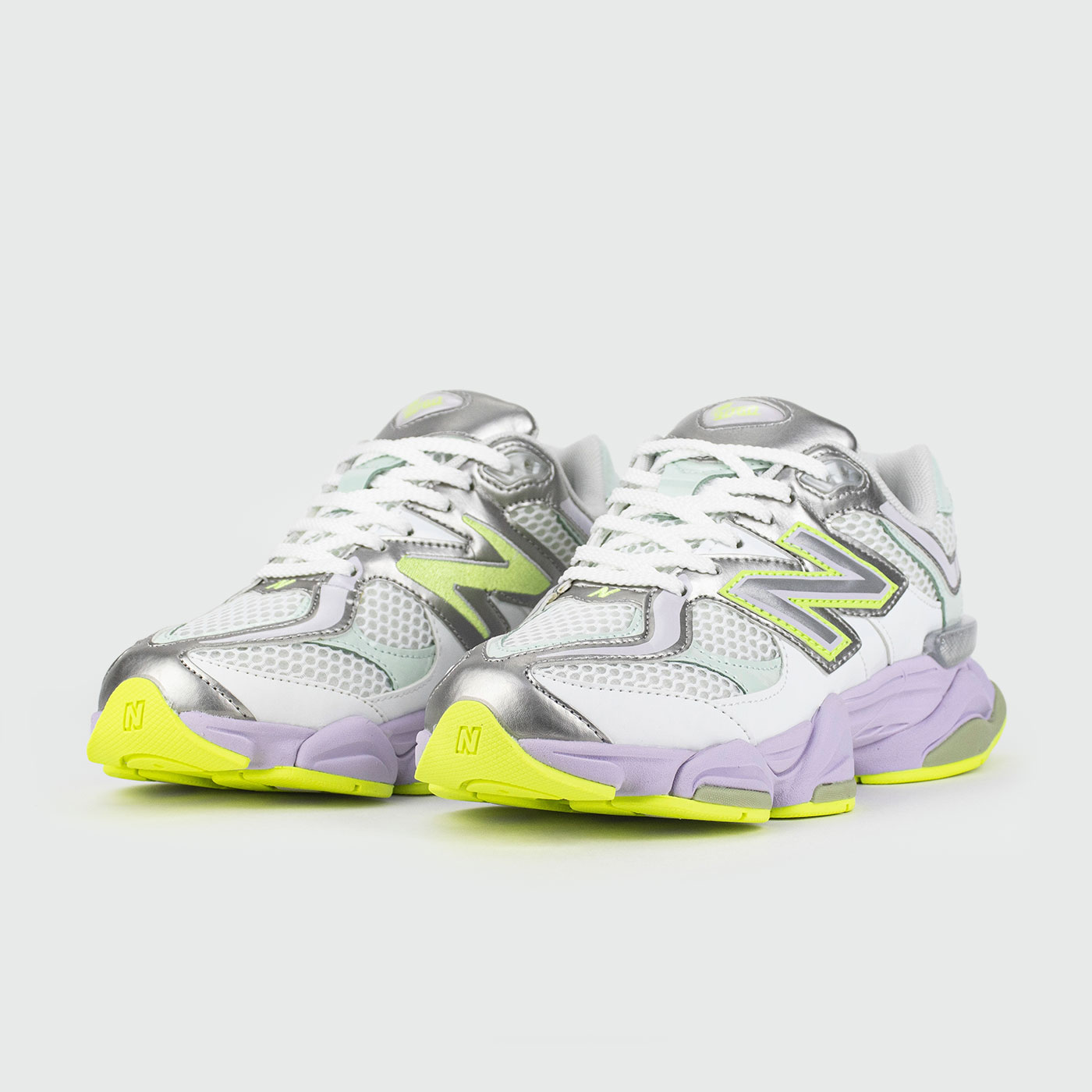 Кроссовки New Balance 9060 Silver Wmns Кроссовки New Balance 9060 Silver Wmns