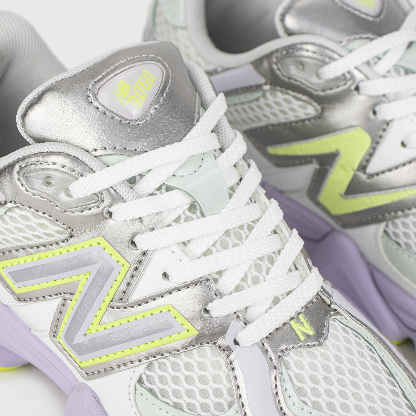 Кроссовки New Balance 9060 Silver Wmns Кроссовки New Balance 9060 Silver Wmns