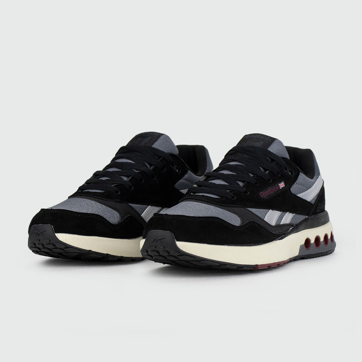 Кроссовки Reebok ERS WORLD Black White Кроссовки Reebok ERS WORLD Black White