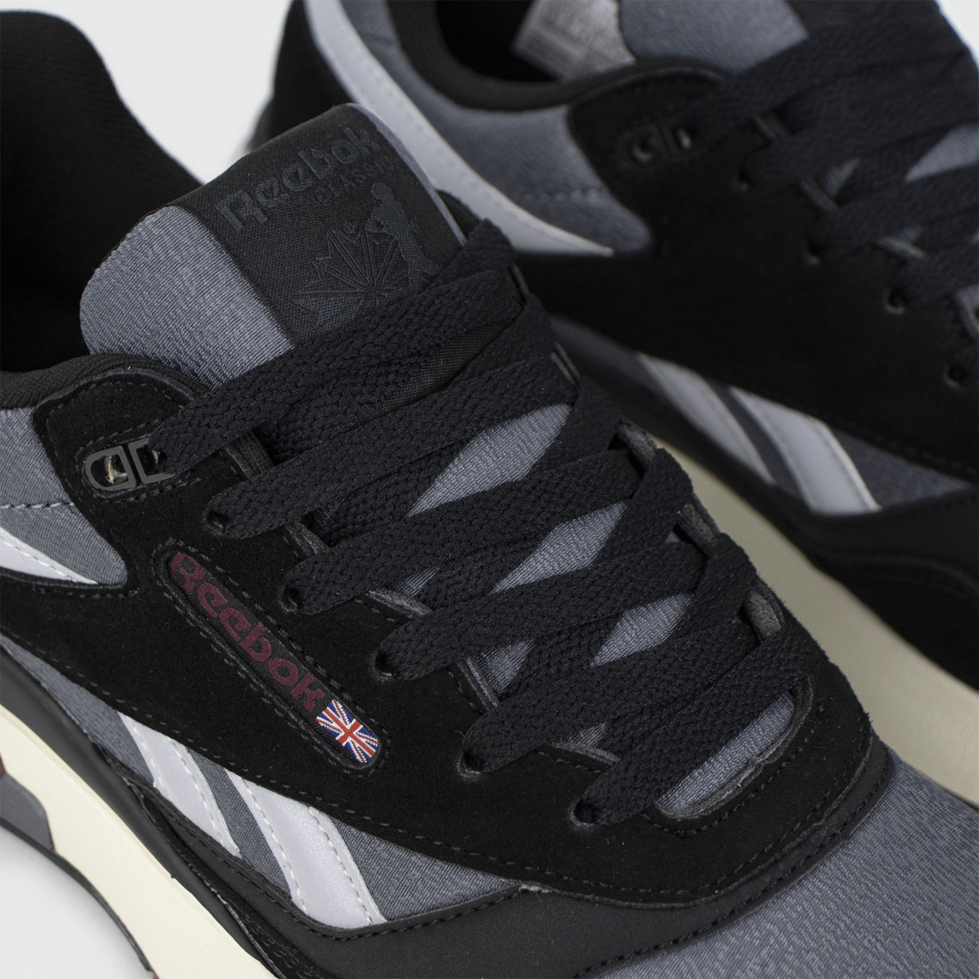 Кроссовки Reebok ERS WORLD Black White Кроссовки Reebok ERS WORLD Black White
