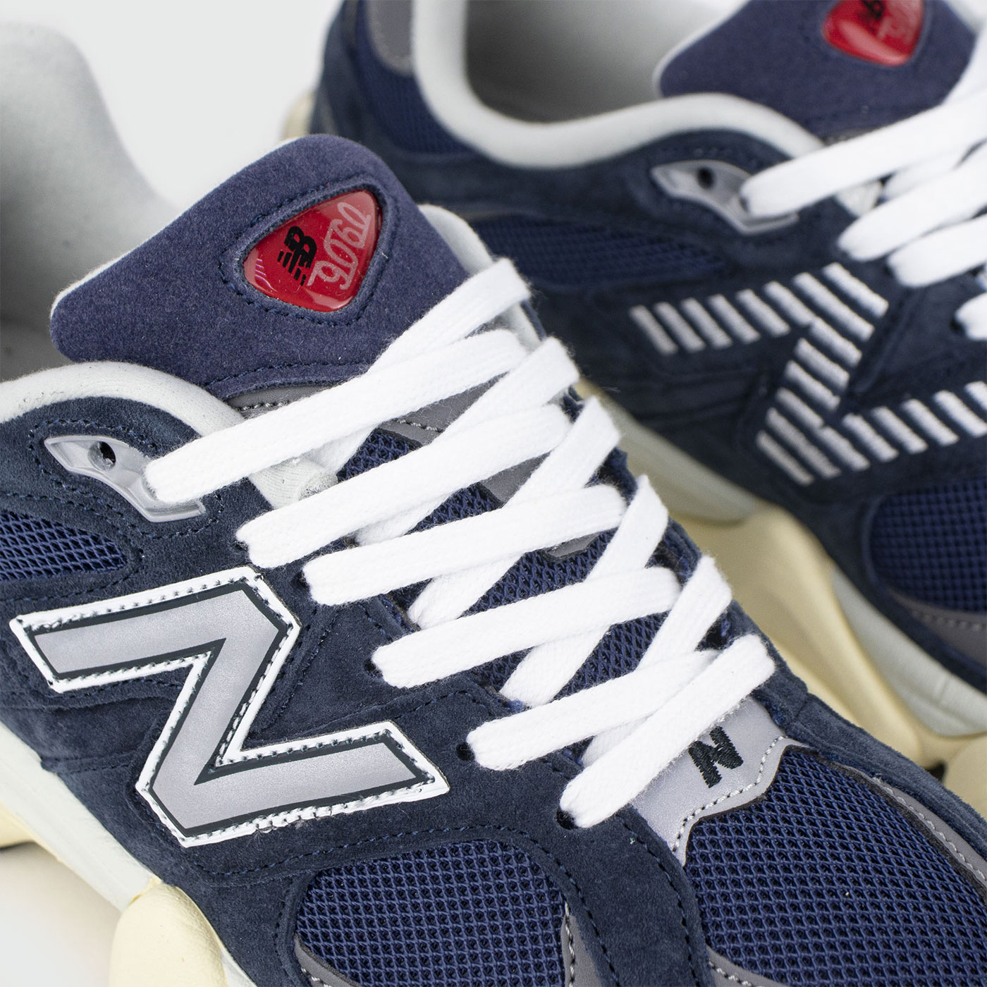 Кроссовки New Balance 9060 Navy Cream Кроссовки New Balance 9060 Navy Cream