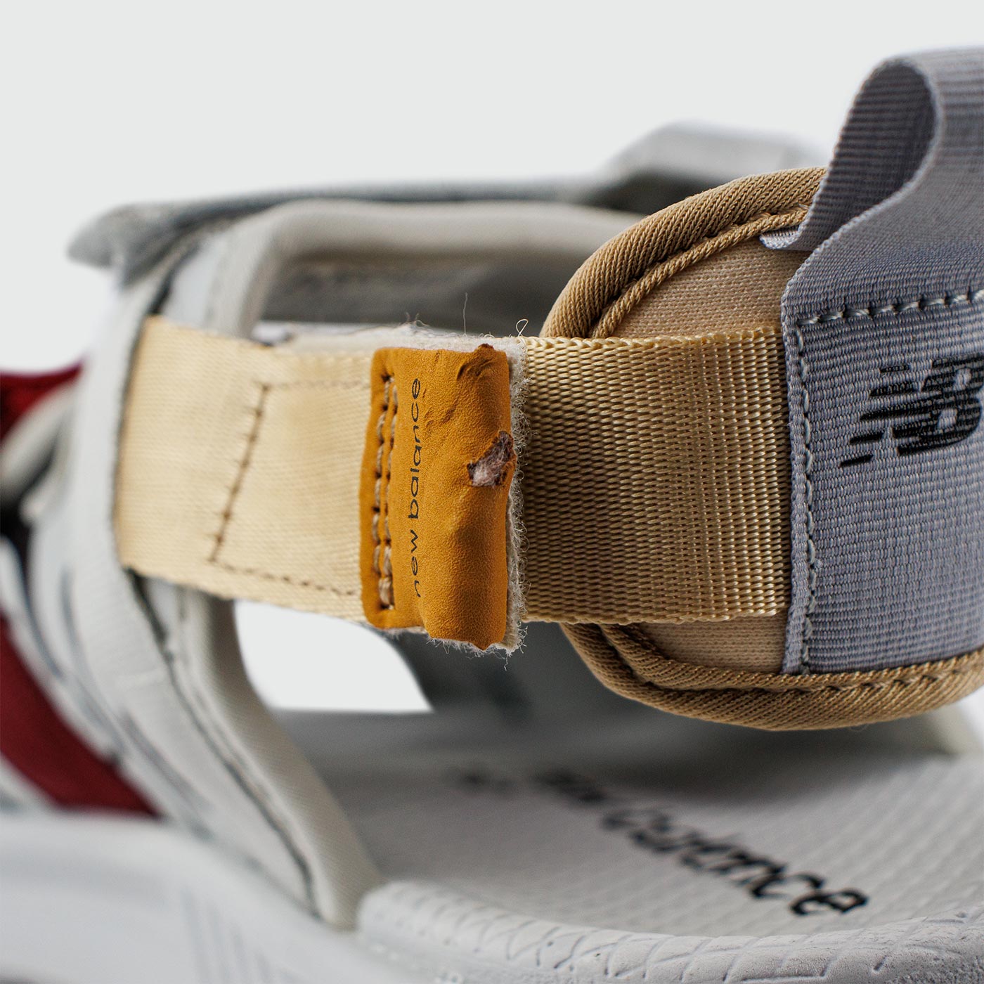 Сандалии New Balance 750 White Blue Red Сандалии New Balance 750 White Blue Red