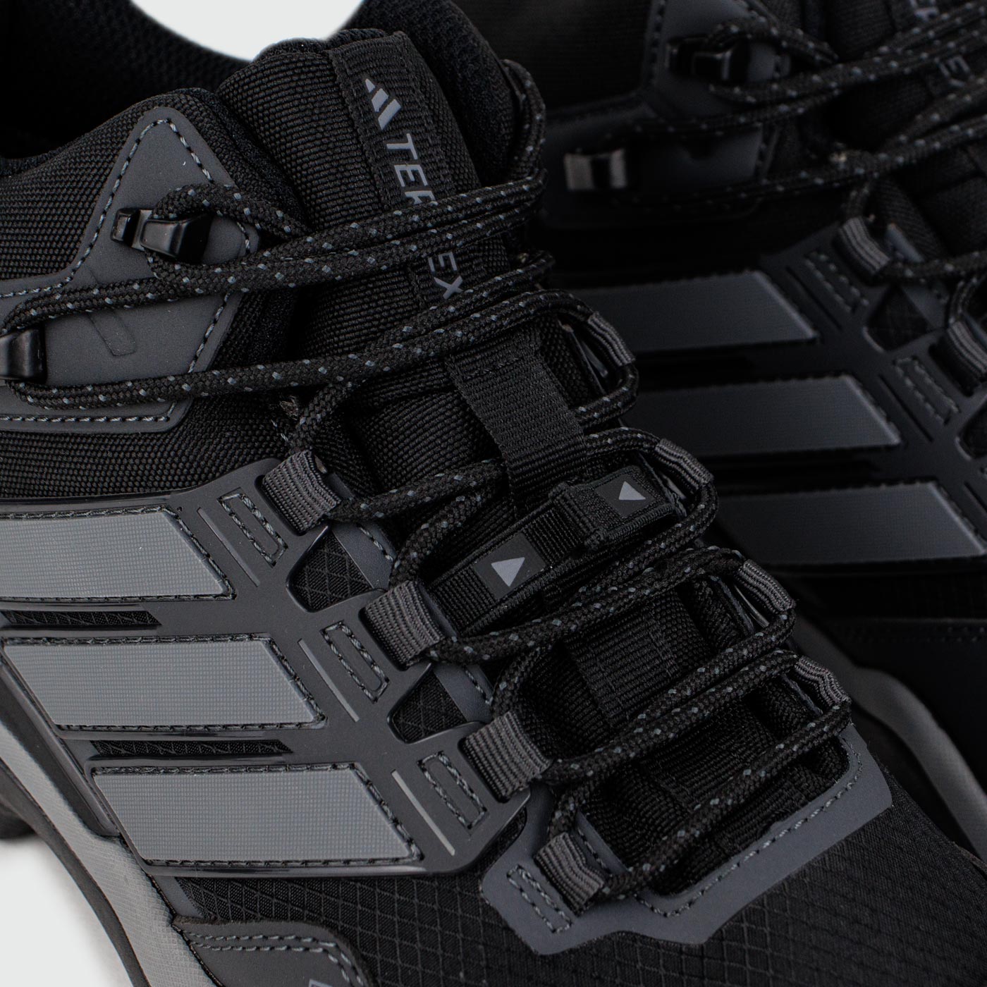 Ботинки Adidas Terrex AX4 Mid Grey Black Thermo Ботинки Adidas Terrex AX4 Mid Grey Black Thermo