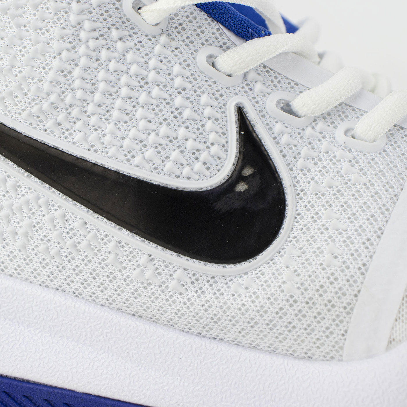 Кроссовки Nike Kyrie 3 White Blue Кроссовки Nike Kyrie 3 White Blue