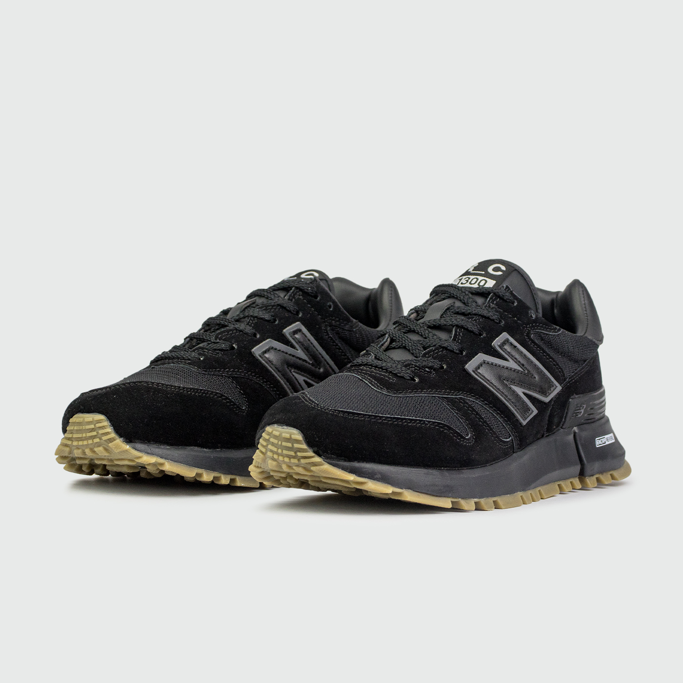 Кроссовки New Balance 1300 Black / Gum Ftwr. Кроссовки New Balance 1300 Black / Gum Ftwr.