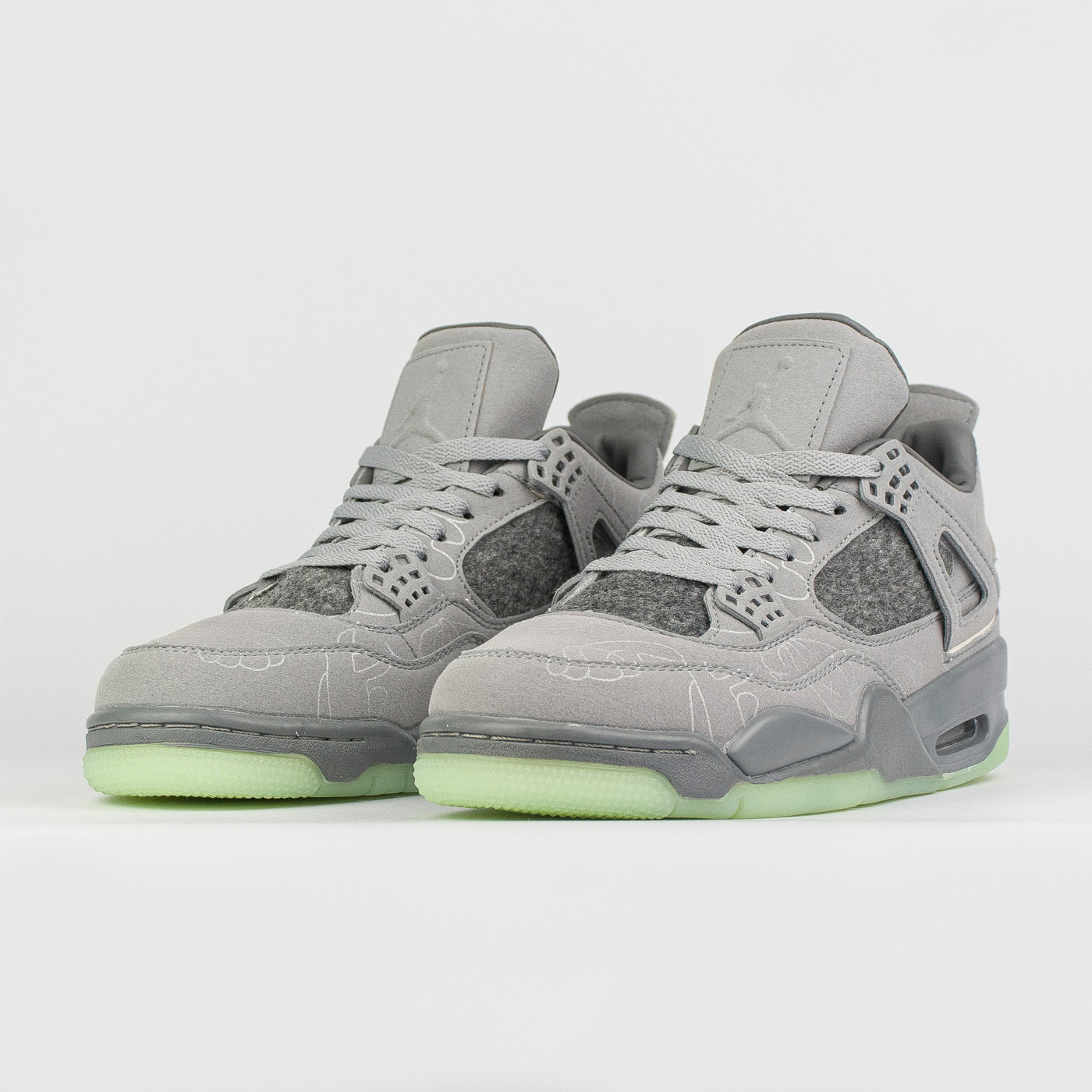 Кроссовки Nike Air Jordan 4 KAWS