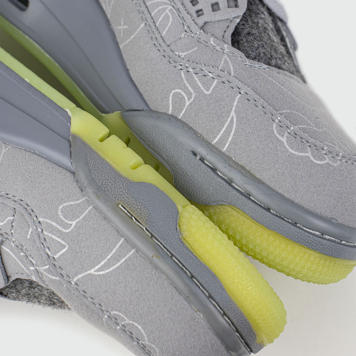 Кроссовки Nike Air Jordan 4 KAWS