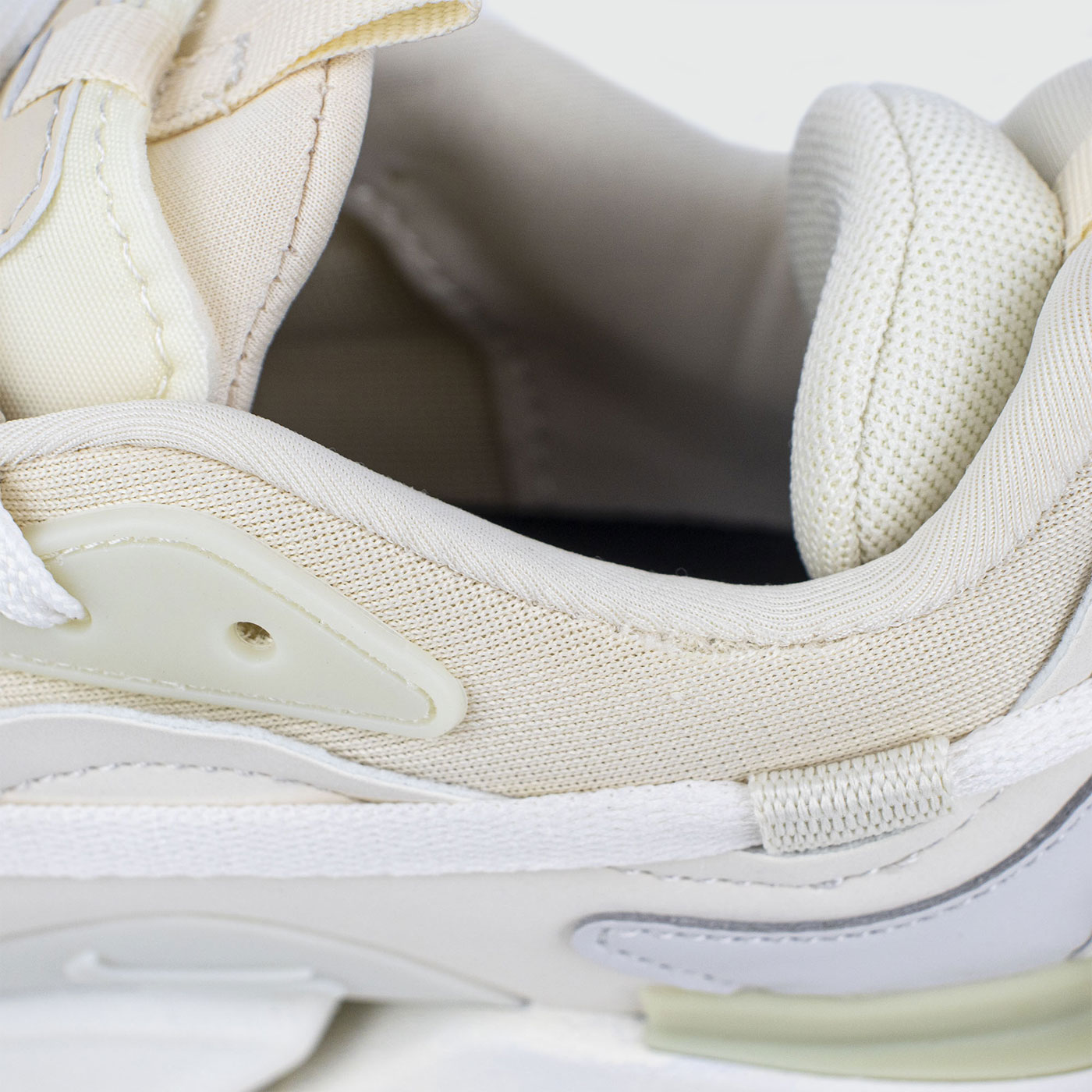 Кроссовки Nike Air Max Furyosa Beige / White Wmns Кроссовки Nike Air Max Furyosa Beige / White Wmns