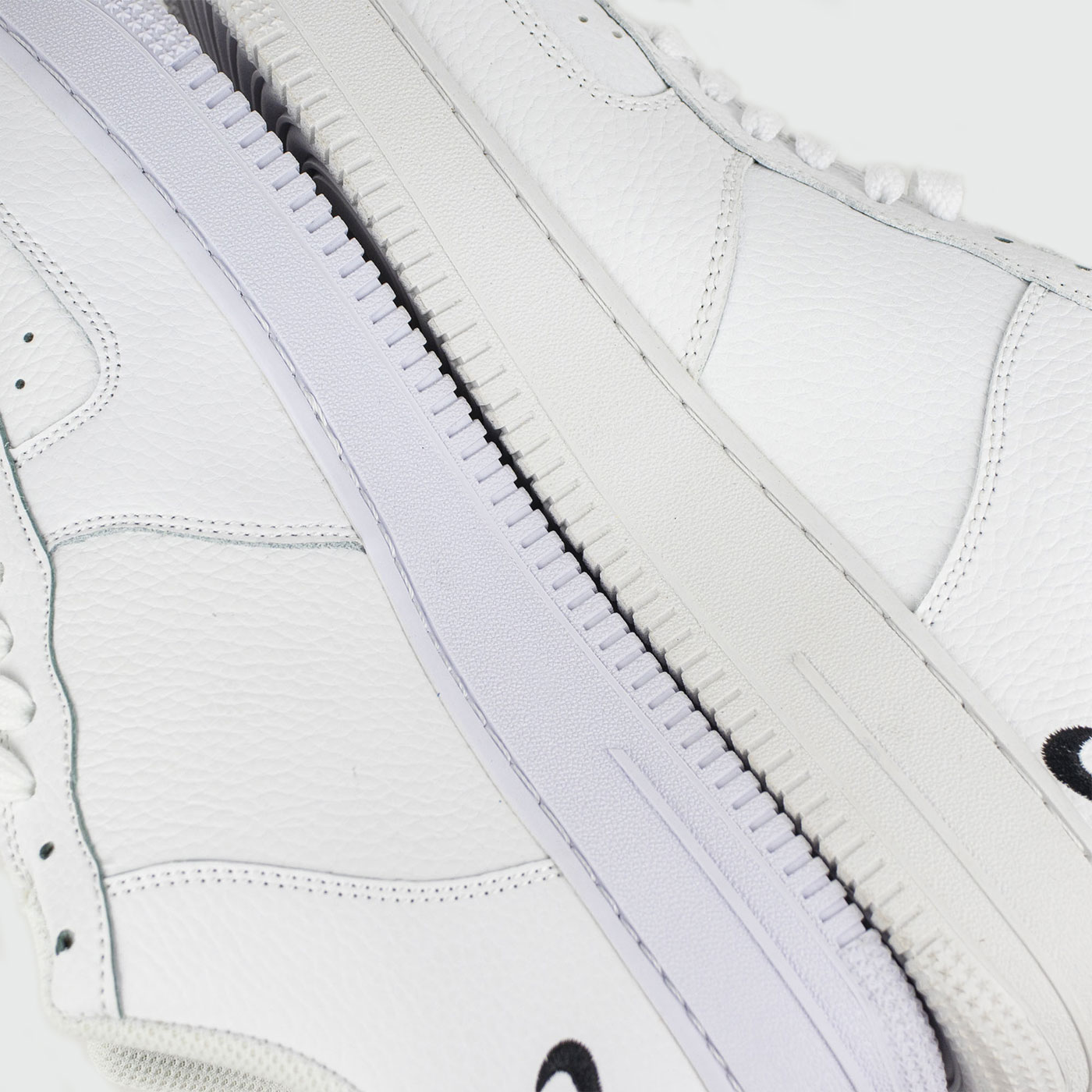 Кроссовки Nike Air Force 1 Low 07 LV8 White / Black new
