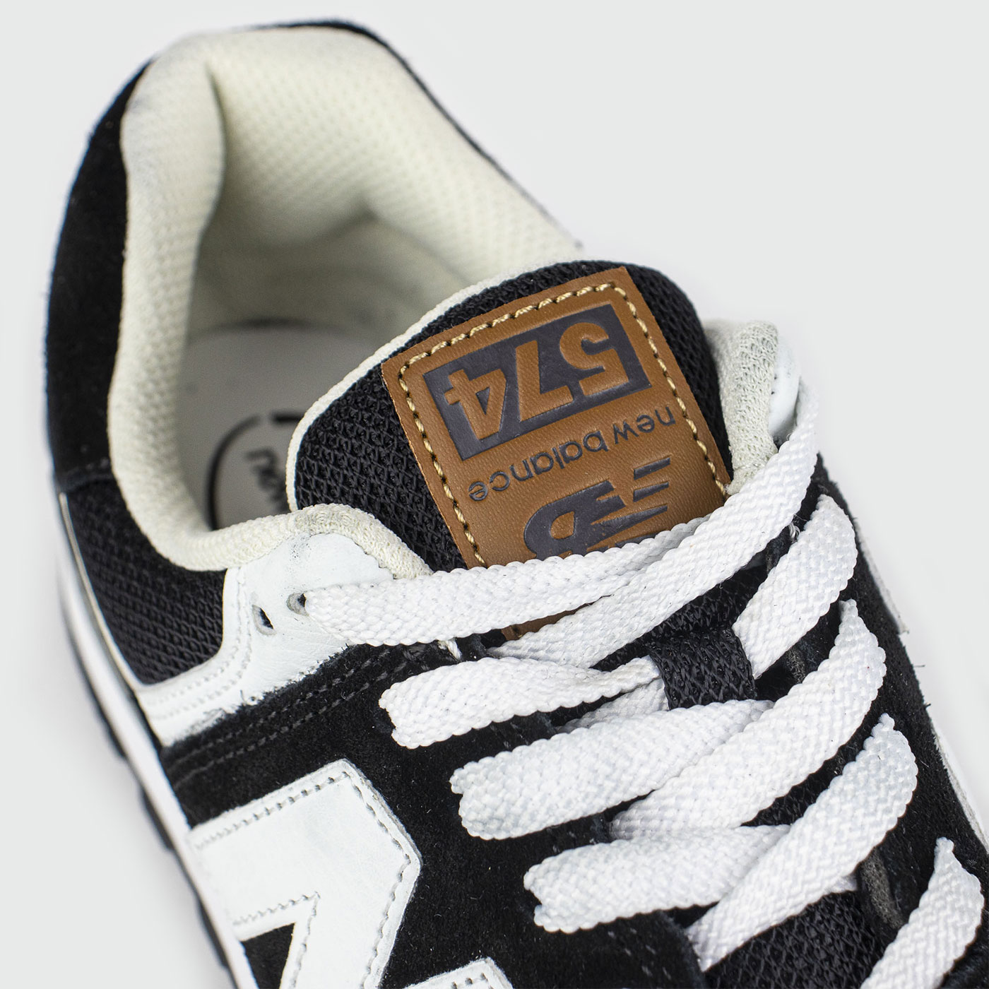 Кроссовки New Balance 574 Wmns Black / White