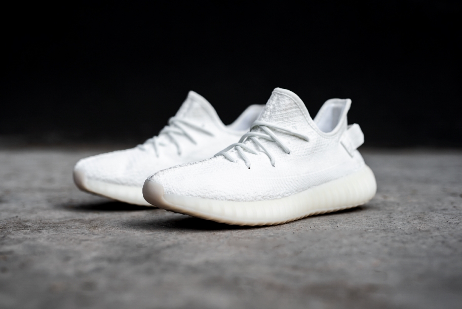 yeezy boost 350 v2 tripple white