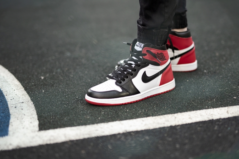 jordan 1 black toe size 8